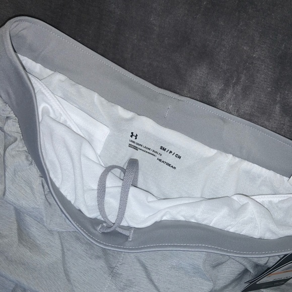 Underarmour gym shorts!! - Picture 2 of 3